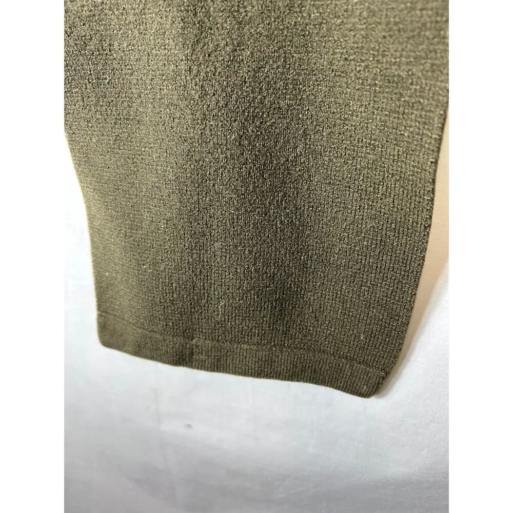 C.P. Company Men's Olive Green Lambswool Knit Winter Scarf